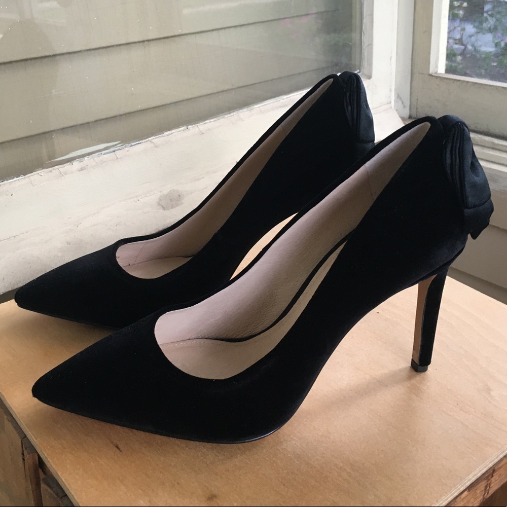 ✨(Louise et Cie) WORN ONCE velvet heels